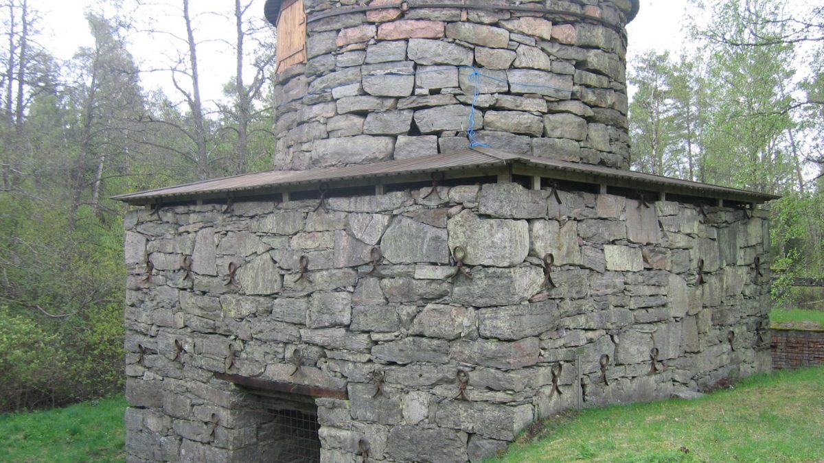 Ruin av en forntida masugn