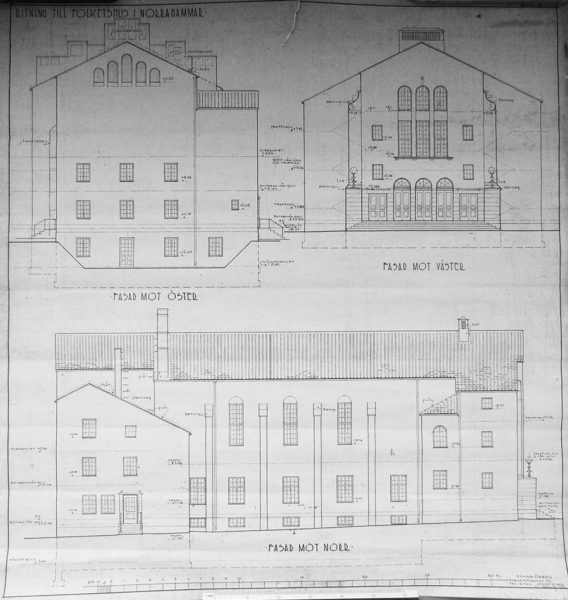 En arkitektritning som visar en byggnad med fasaden utifrån de olika väderstrecken